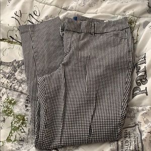 Old navy Pixie pants, houndstooth pattern
